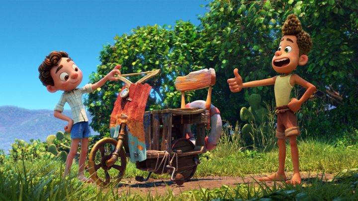 Luca recenzia: Pixar mieri na menšieho diváka v slnečnom príbehu o priateľstve